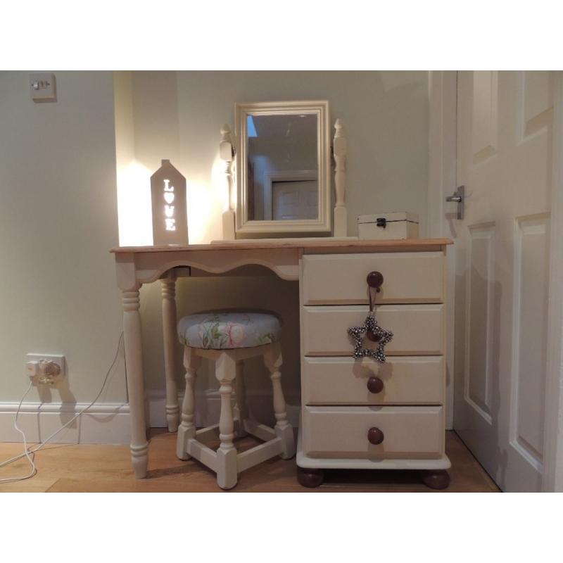 Shabby Chic Dressing Table with 3 drawers, Mirror and Stool