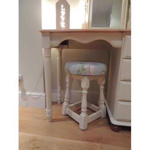 Shabby Chic Dressing Table with 3 drawers, Mirror and Stool