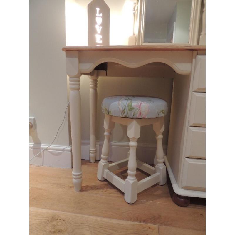 Shabby Chic Dressing Table with 3 drawers, Mirror and Stool
