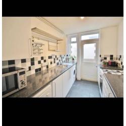 LOVELY BIG DOUBLE ROOM TO RENT - CALL