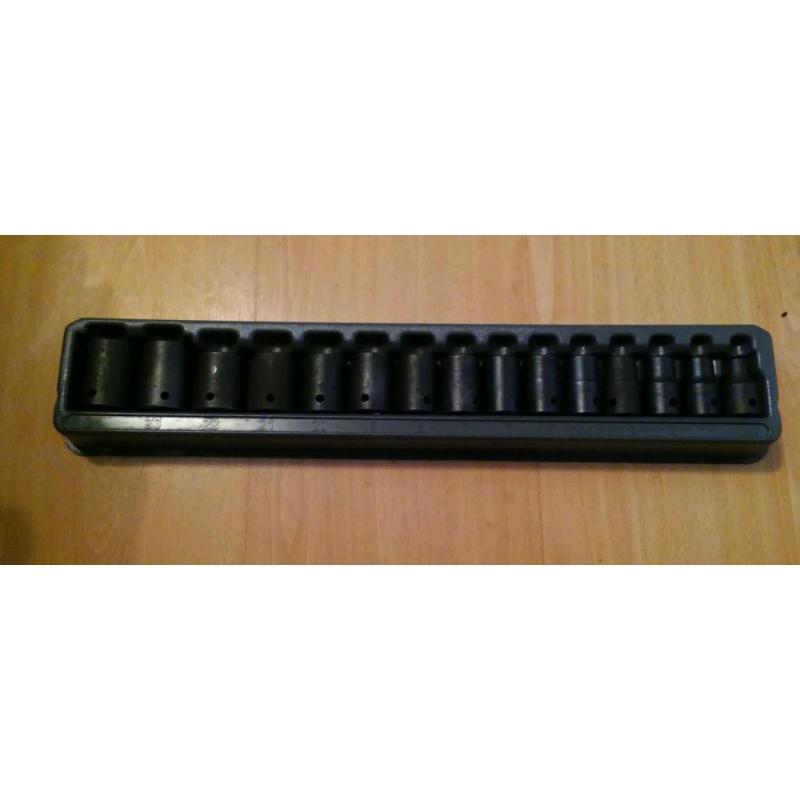 Snap on impact sockets
