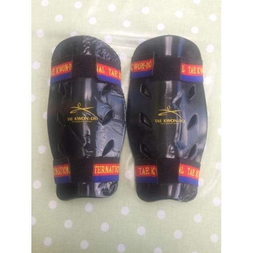 Taekwondo Sparing Shin pads, Size Small