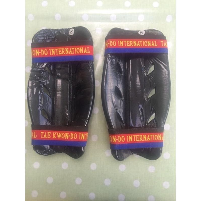 Taekwondo Sparing Shin pads, Size Small
