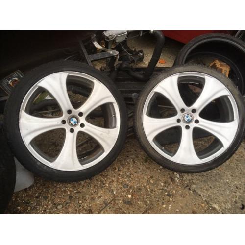 BMW X5 alloy wheels 22inch with good tyres 5-6ml e53