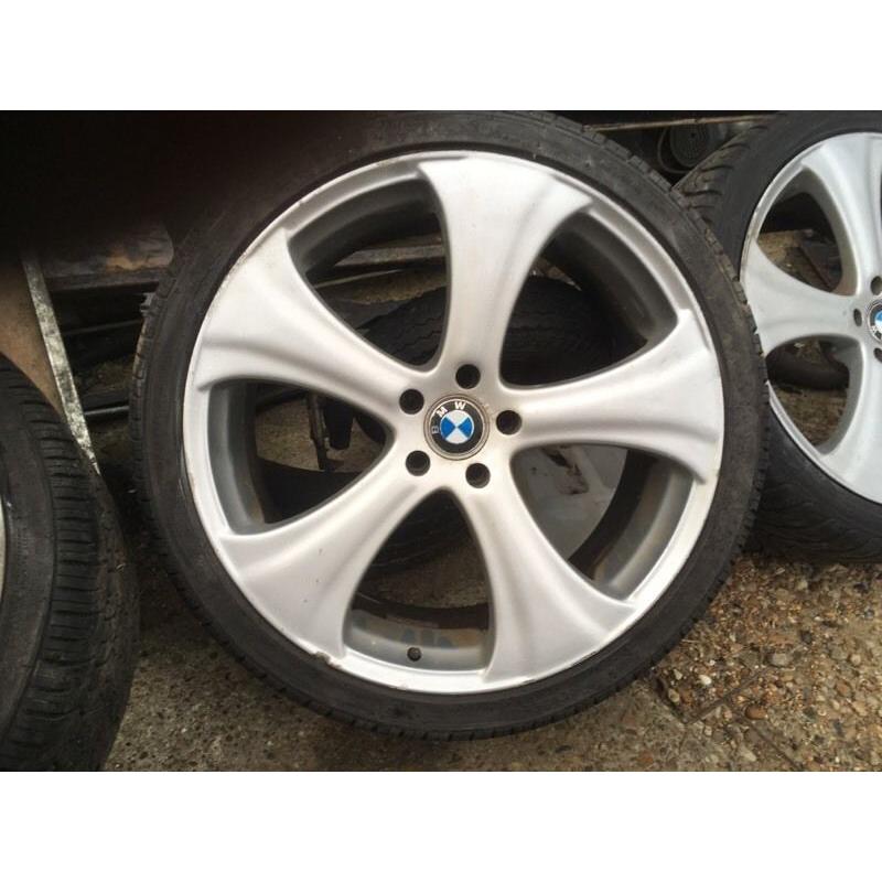 BMW X5 alloy wheels 22inch with good tyres 5-6ml e53