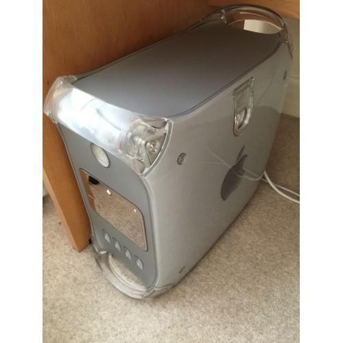 Apple PowerMac G4 with Apple cinema display