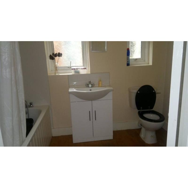 A spacious, nice and clean single bedroom to rent.