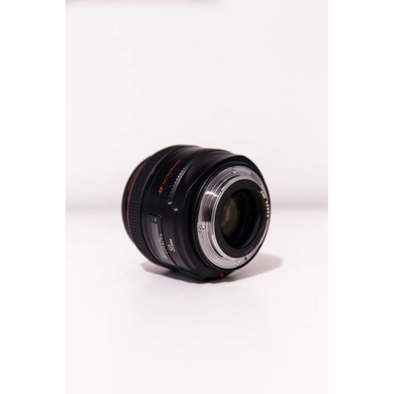 Canon EF 50mm f/1.2L USM