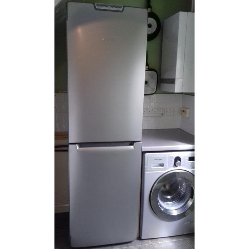 Hotpoint FF200E Half And Half Fridge Freezer