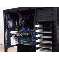 Gaming PC (Fractal Design R2, Gigabyte GA-P55-UD5, Intel i5-760, 4GB, Radeon HD 5770, Corsair H50)
