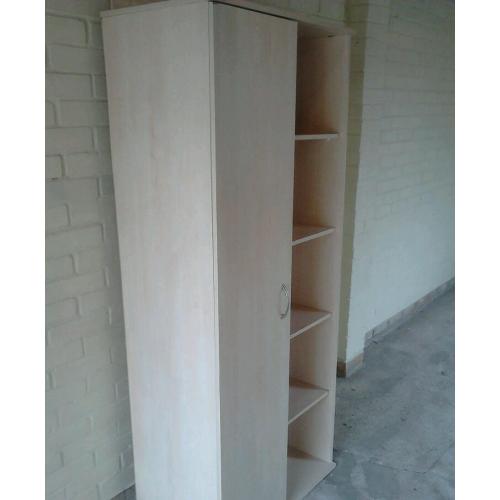 Single wardrobe