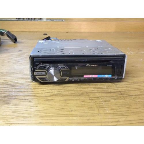 Pioneer DEH-1500UB USB /Car Stereo / Radio