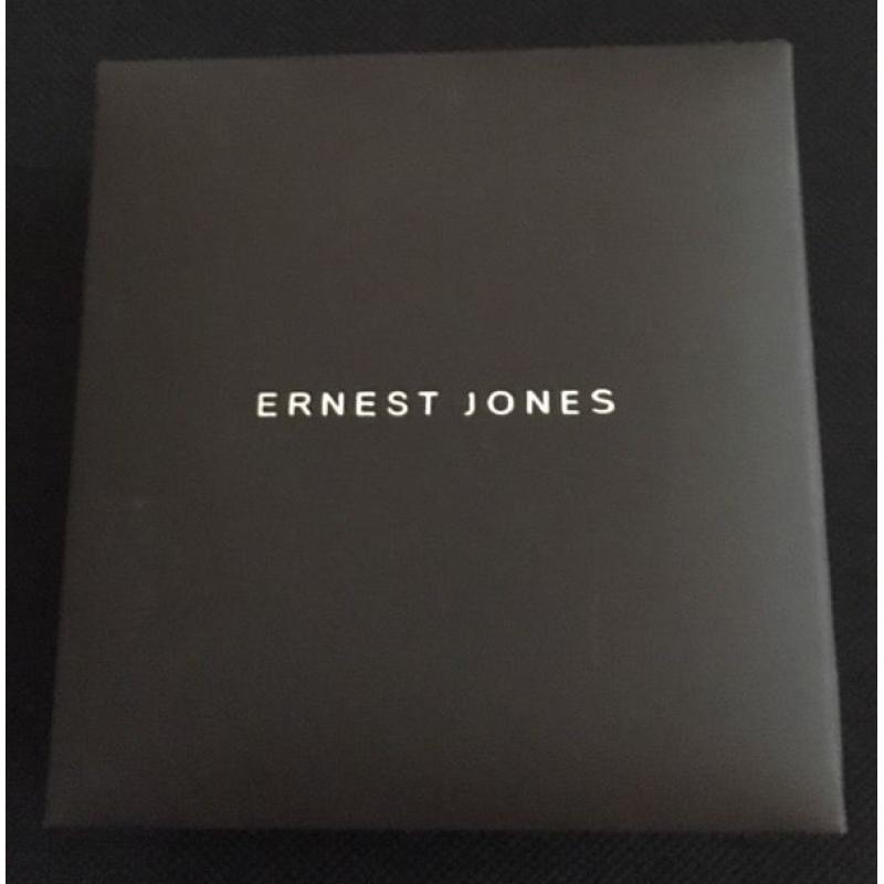 Ernest Jones 1/4 carat diamond solitaire pendant, 9ct white gold.