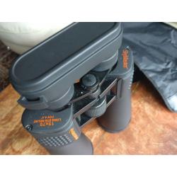 Celestron SkyMaster Astronomical binoculars 15x 70 damaged but working