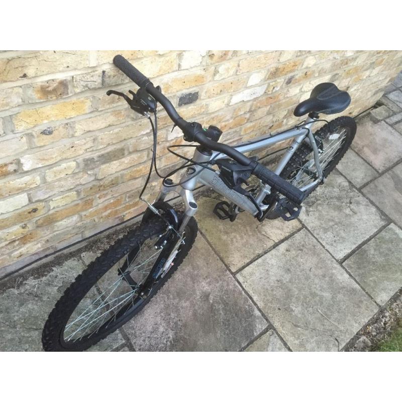 Diamondback outlook mountain bike with 7 gears