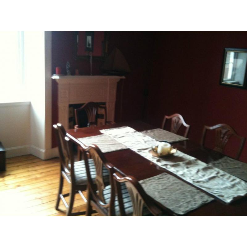 lovely south facing double room in immaculate West End flat with all mod cons and shared garden