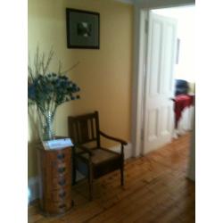 lovely south facing double room in immaculate West End flat with all mod cons and shared garden