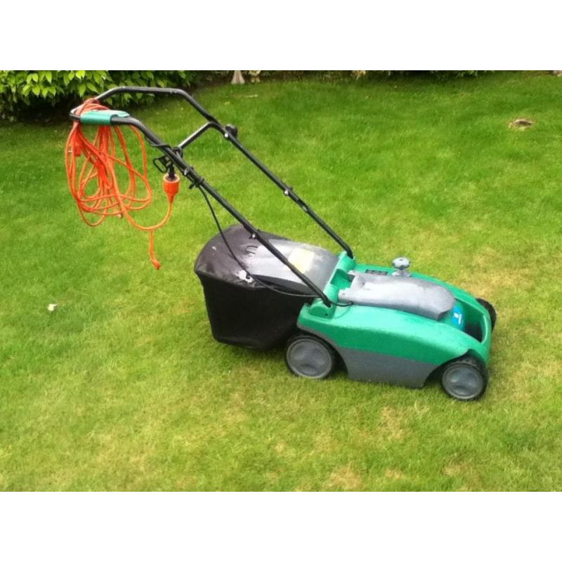 Electric lawnmower