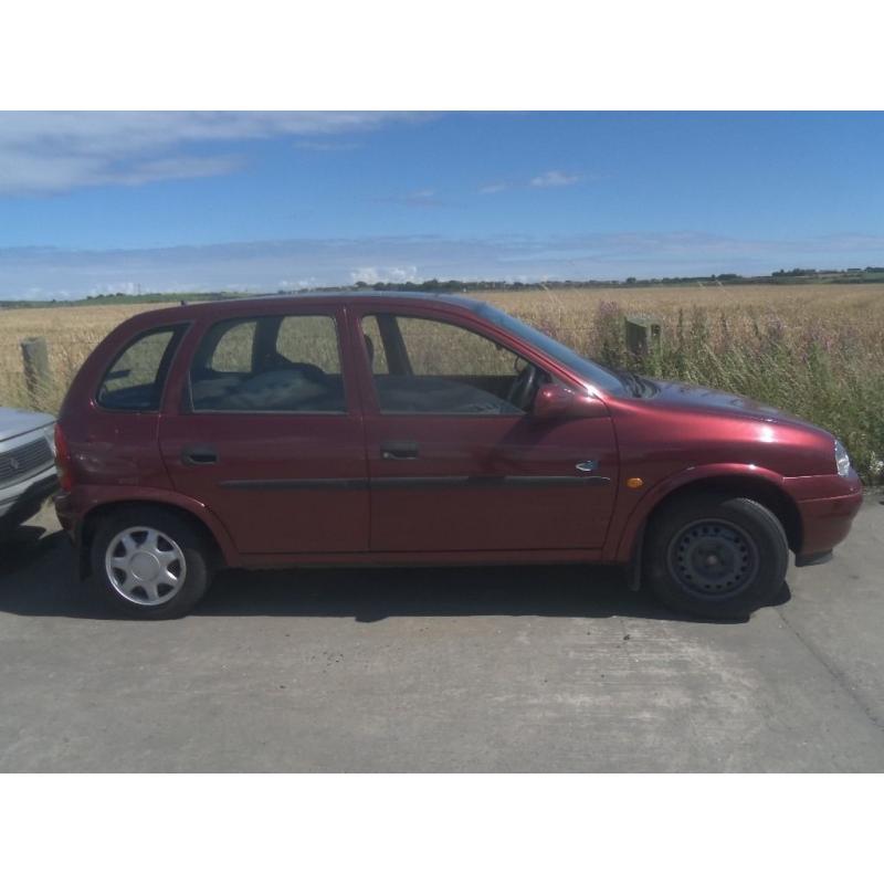 Vauxhall Corsa 2000 breaking for parts has electric power steering etc