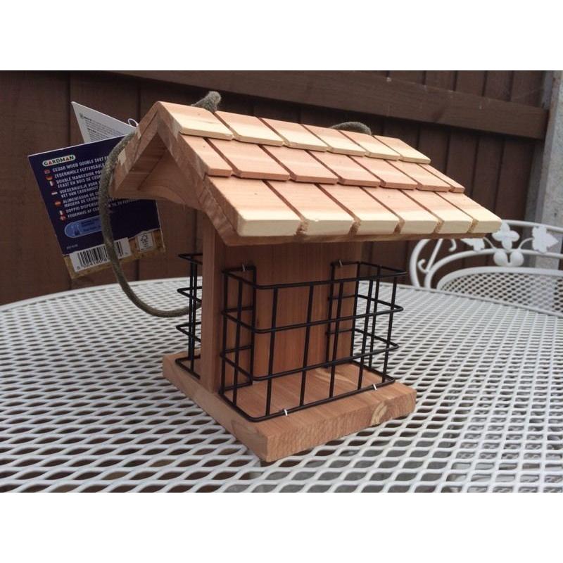 STUNNING CEDAR WOOD SUET BIRD FEEDER