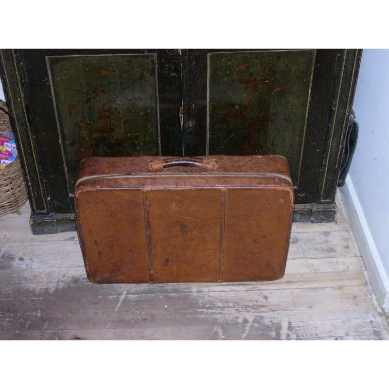 Free Vintage Suitcases and Briefcase