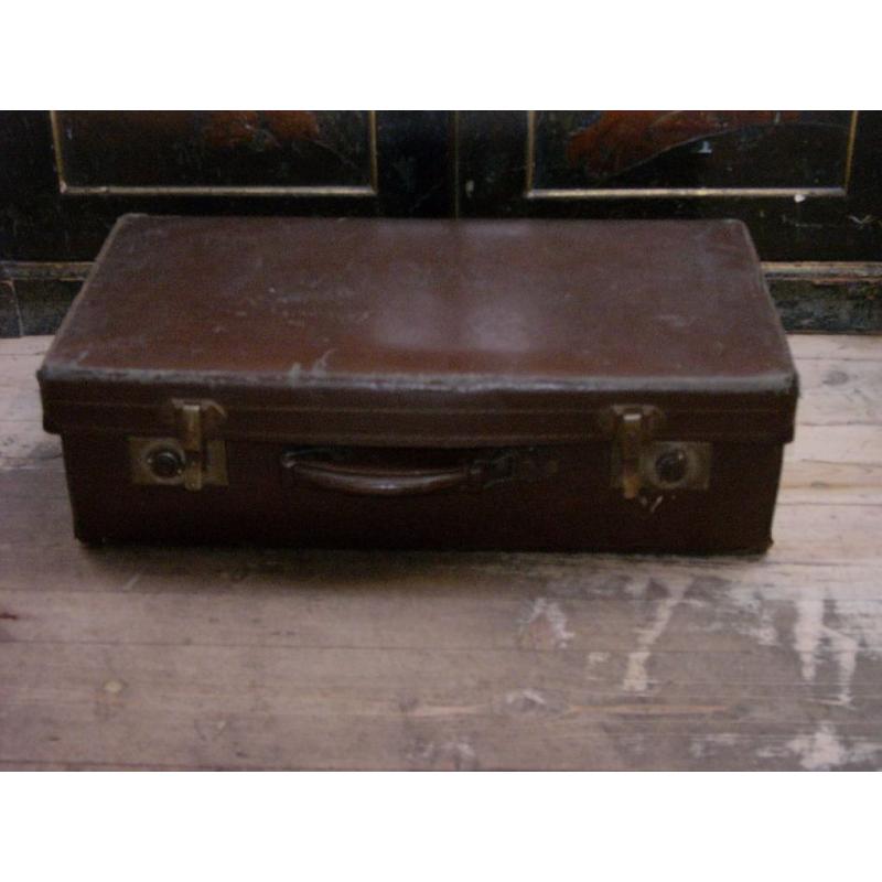 Free Vintage Suitcases and Briefcase