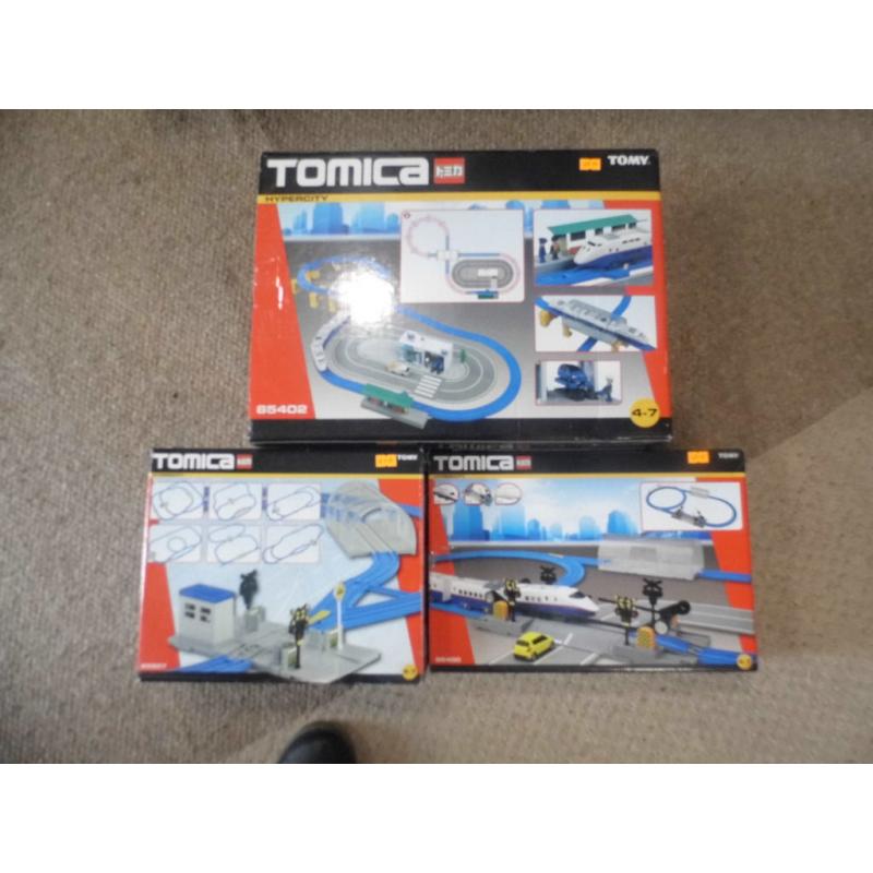 TOMY TOMICA 85207 HYPERCITY TRAIN BUMPER TRACK PACK