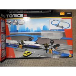 TOMY TOMICA 85207 HYPERCITY TRAIN BUMPER TRACK PACK