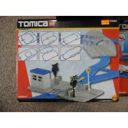 TOMY TOMICA 85207 HYPERCITY TRAIN BUMPER TRACK PACK