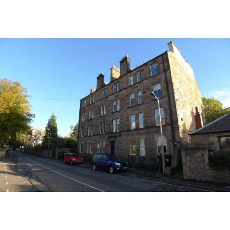 Single room in shared flat. festival let. pay per night. Great location