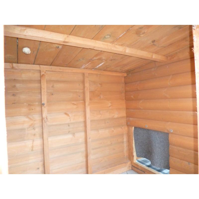 DOG KENNEL & RUN
