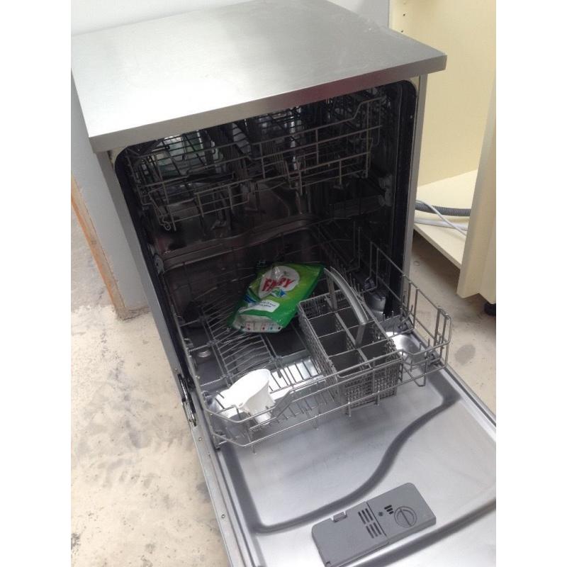 Kenwood Dishwasher, model no. KDW60X13 silver