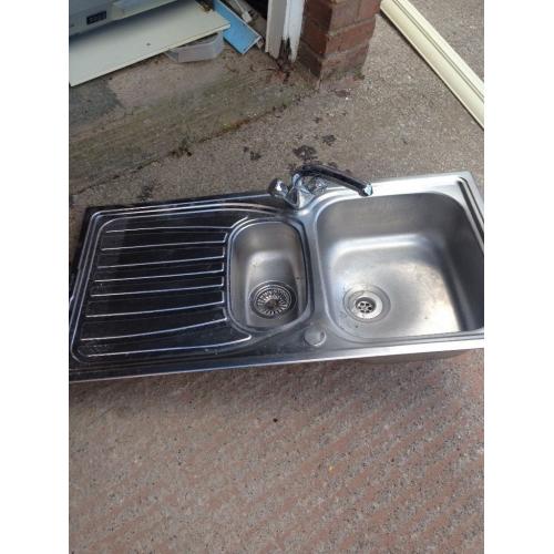 Kitchen sink 1000mm with tap