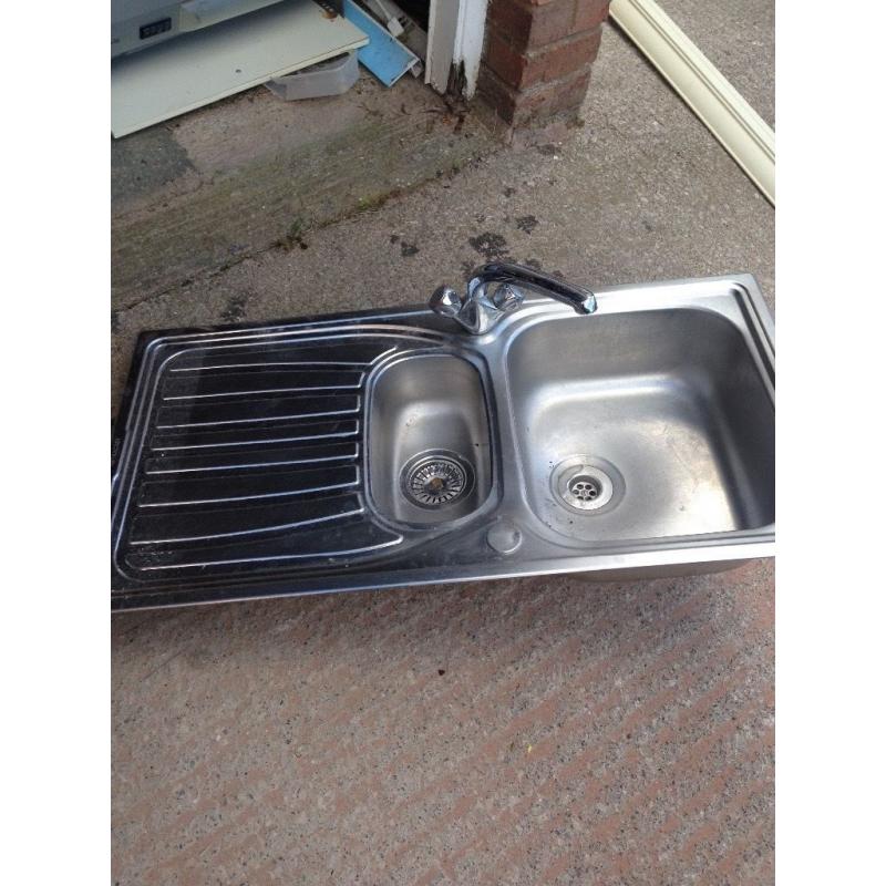 Kitchen sink 1000mm with tap