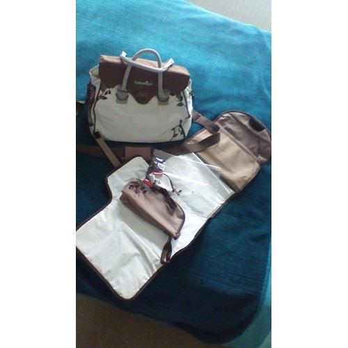 Fabulous Babymoov changing bag complete with mat, bottle bag, dummie bag and clear zip pouch ??