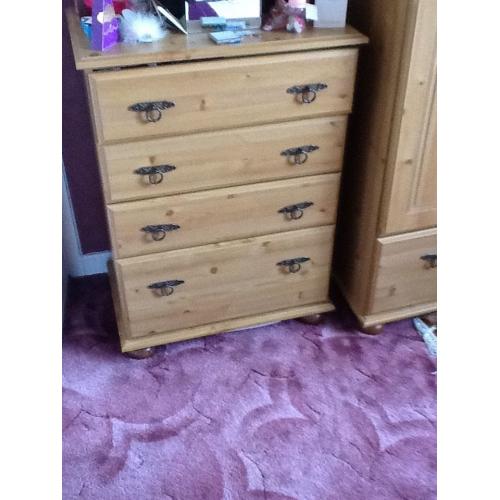 Chest of drawers