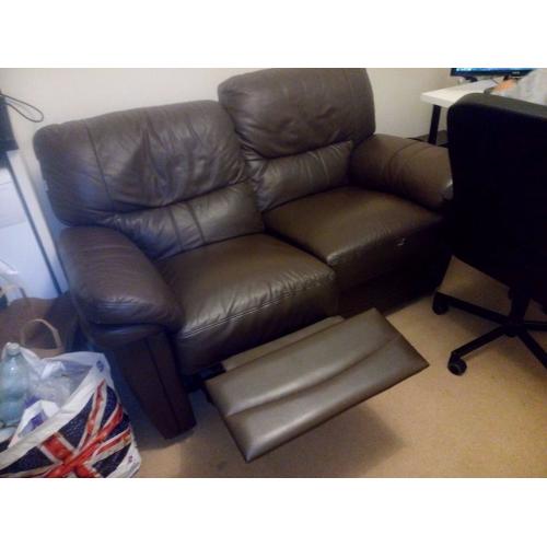 Sofa MUST GO