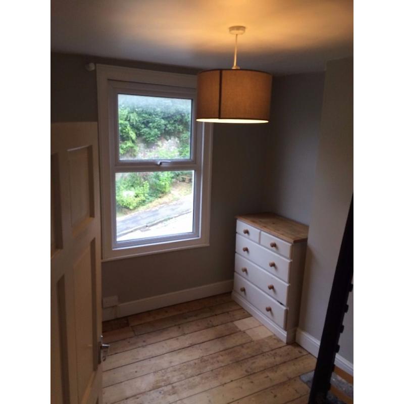 Double room in shared House Totterdown, bills incl.