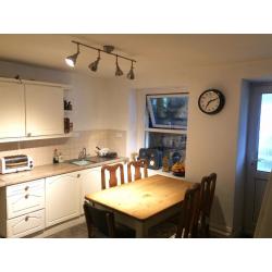 Double room in shared House Totterdown, bills incl.