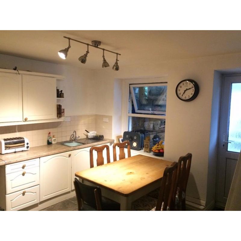 Double room in shared House Totterdown, bills incl.