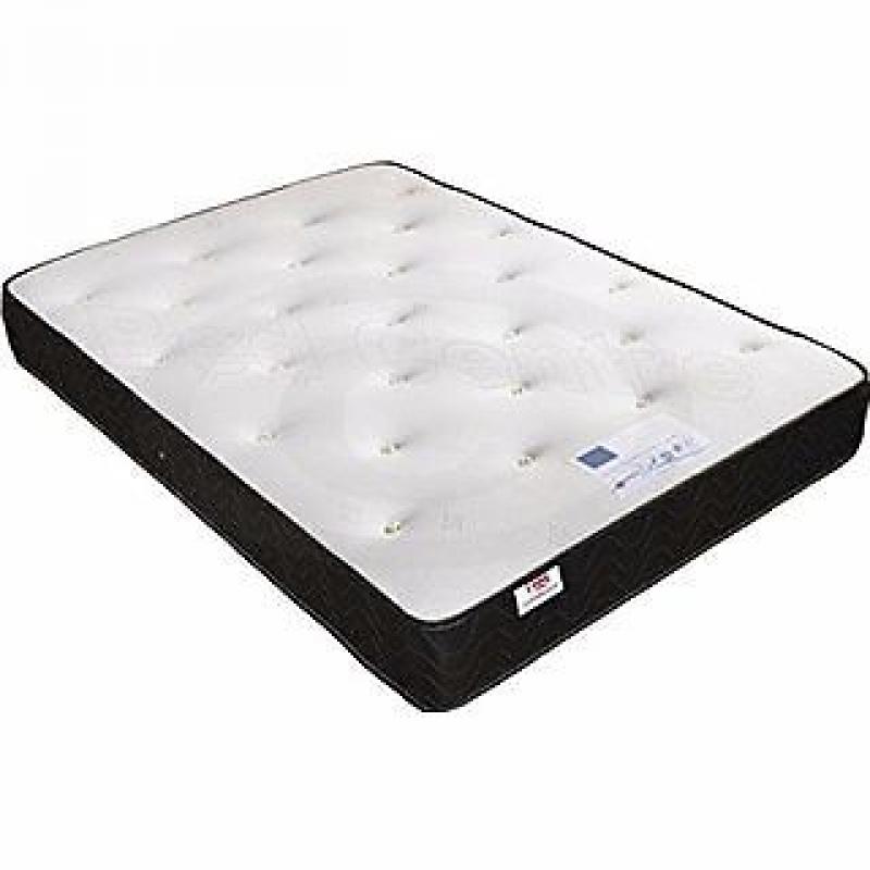 Brand New - Airflow spring mattress with memory foam and built-in airflow system(KING SIZE 5'0)