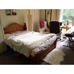 Bright and Spacious double room in Brunstfield/Tollcross to rent from September
