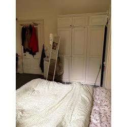 Bright and Spacious double room in Brunstfield/Tollcross to rent from September