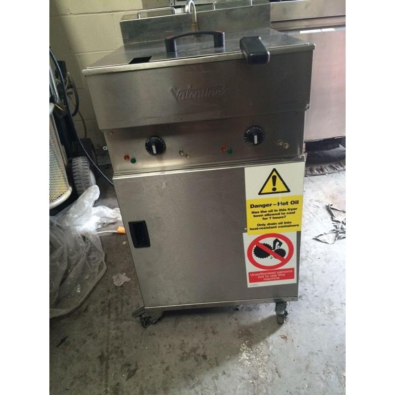 Valentine fryer V2525 3 phase with filtration pump