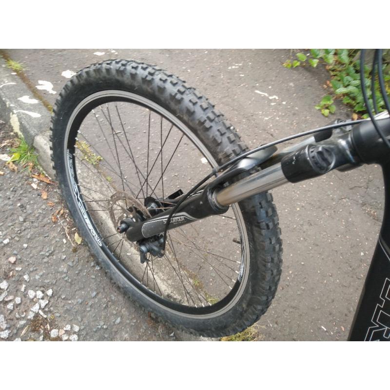Trek 3 series with discs and suspention