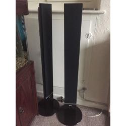 Lg home cinema system 400w, subwoofer, centre speaker and 4 floor standing tall speakers