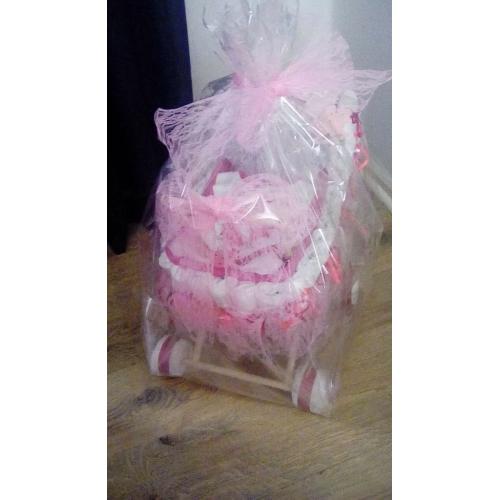 BEAUTIFUL NAPPY PRAM GIFT