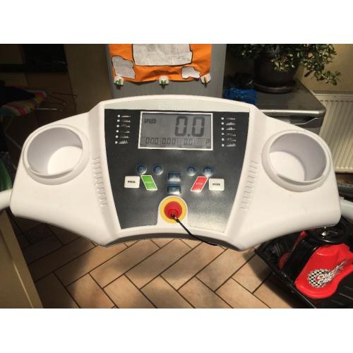 Active women treadmill
