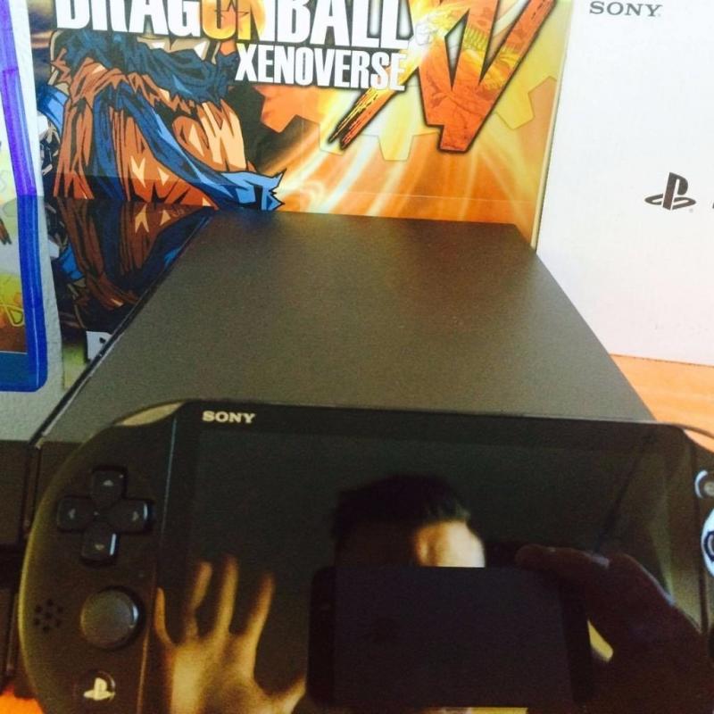 BRAND NEW package PS4 console and PSP 300 ! ADD 150 FOR THE PHONE NO NEGOTIABLE