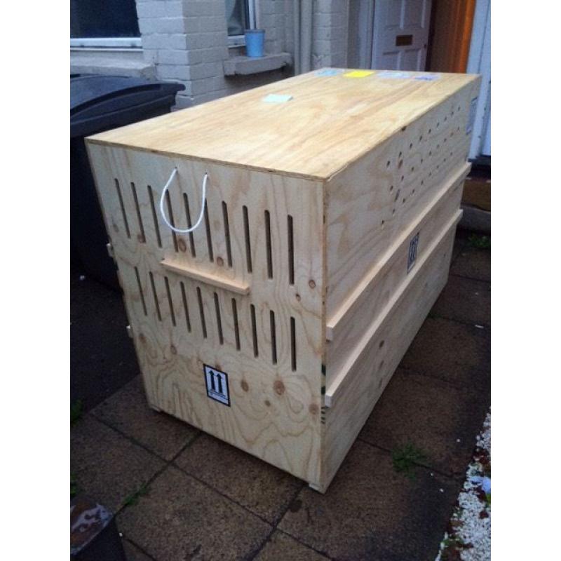 Extra large IATA approved pet crate, used once 150 x 105 x 75 cm